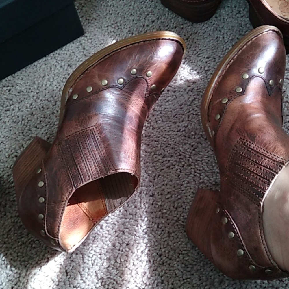 Born shoes